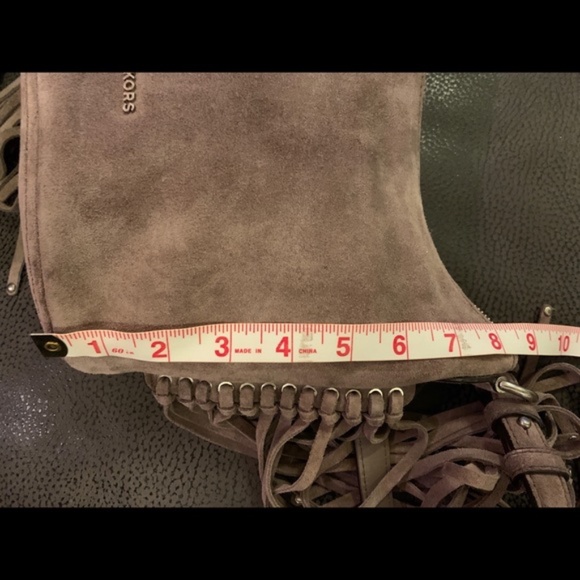 Michael Kors “Billy” suede messenger bag w/ fringe - Picture 11 of 13
